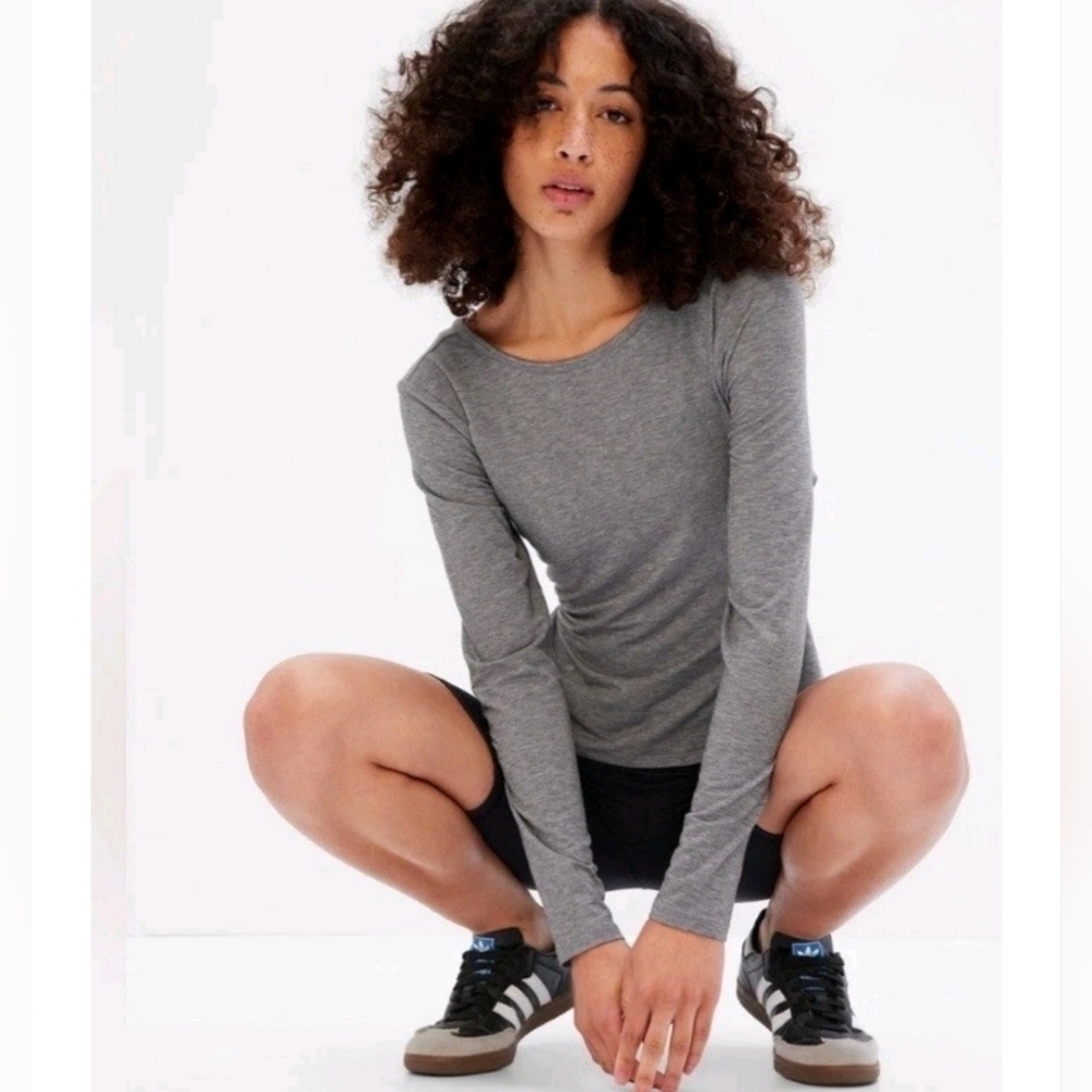 GAP Heather gray Long Sleeve Open Back Crop Top Size XL! New W/tags!
